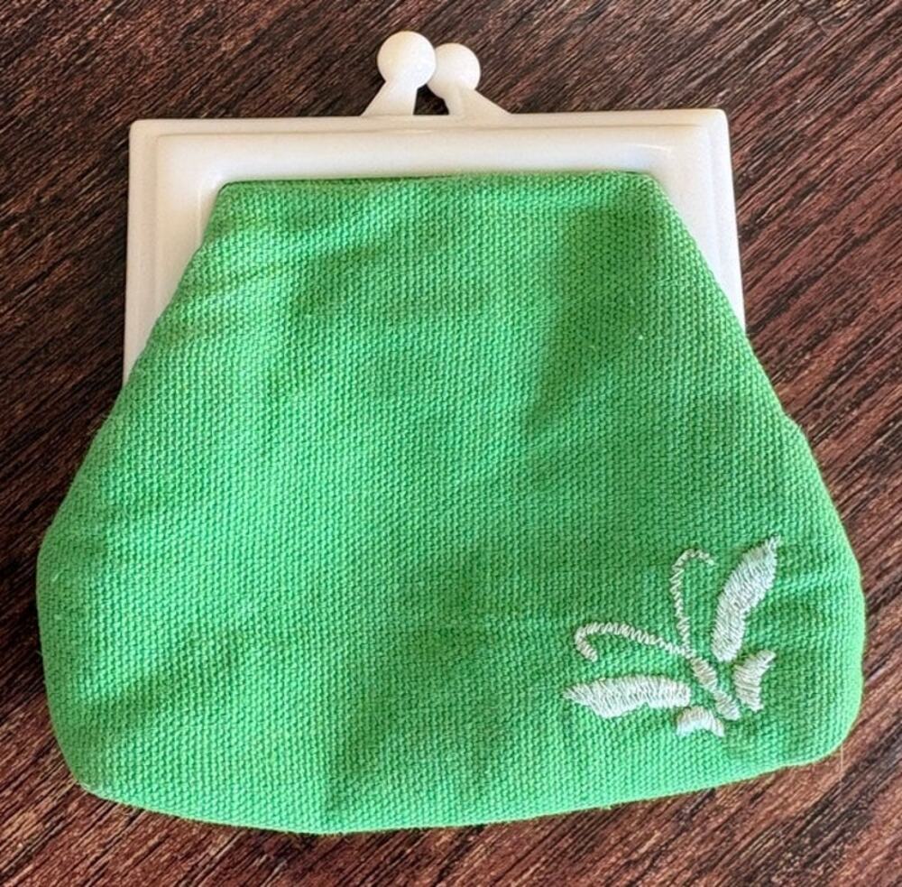 Vintage Green White Kiss Lock Coin Purse Retro Fabric